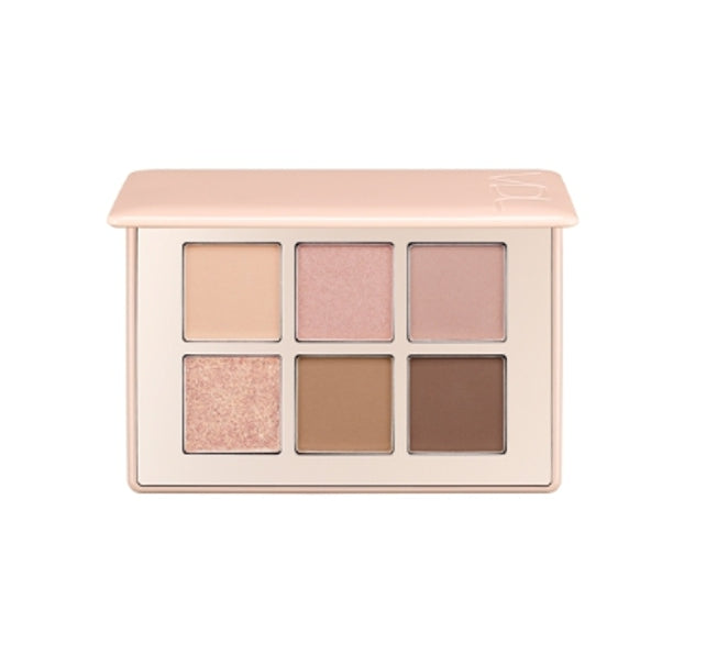 Overview# An all-in-one palette that allows you to create a variety of makeup looks with a three-dimensional color compositio