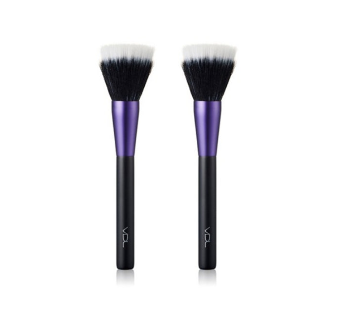 Overview# A flat-cut, soft surfaced brush that grants even and thin application of powders and highligher. 2ea - This items w