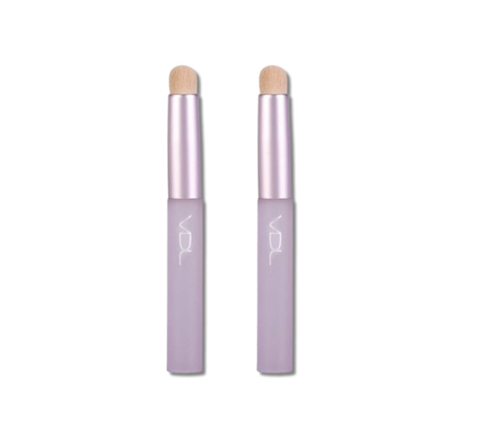 Overview# A short, firm finger-shaped brush delicately and closely covers areas that are difficult to cover with a cushion fo