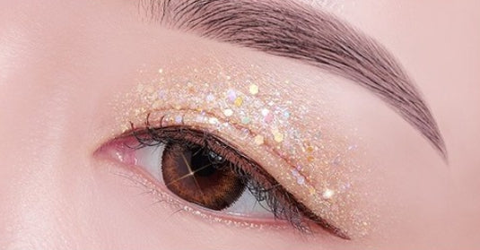 2 x MISSHA Glitter Prism Liquid Eyeshadow Topper, #02 Interstellar from Korea