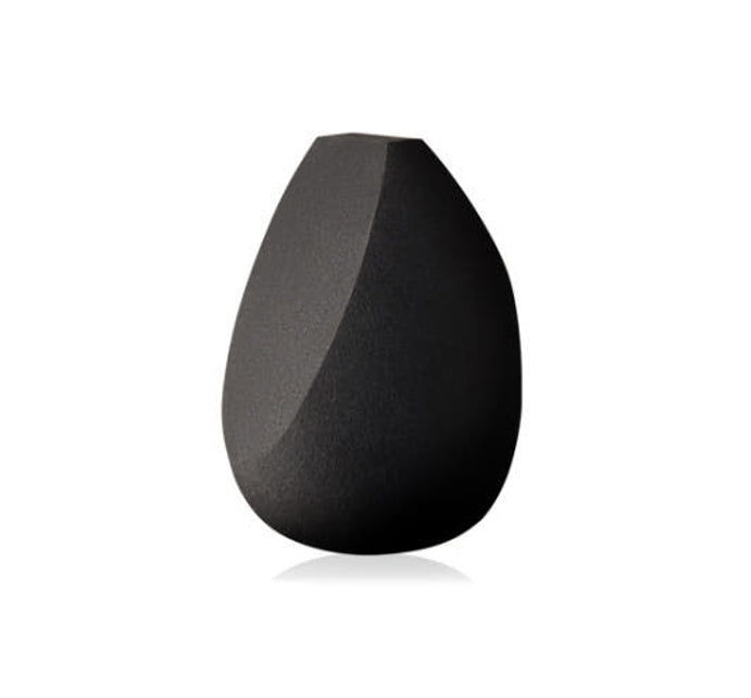 Overview# A makeup blender with a flat edge cutting surface that allows makeup to adhere easily and quickly. - This items wil