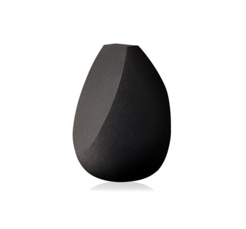 Overview# A makeup blender with a flat edge cutting surface that allows makeup to adhere easily and quickly. - This items wil