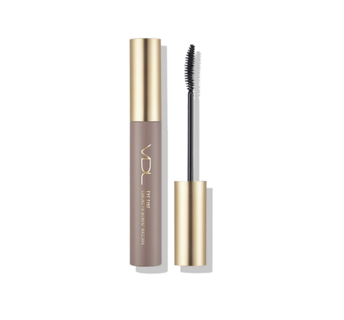 Overview# A foundation that adheres well to the skin and has a different fit. SPF35 PA++ 30ml Available #A00 #M01 #A01 #V01 #